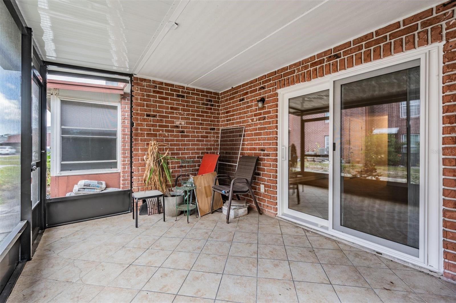 JAMESTOWN CONDO - Residential