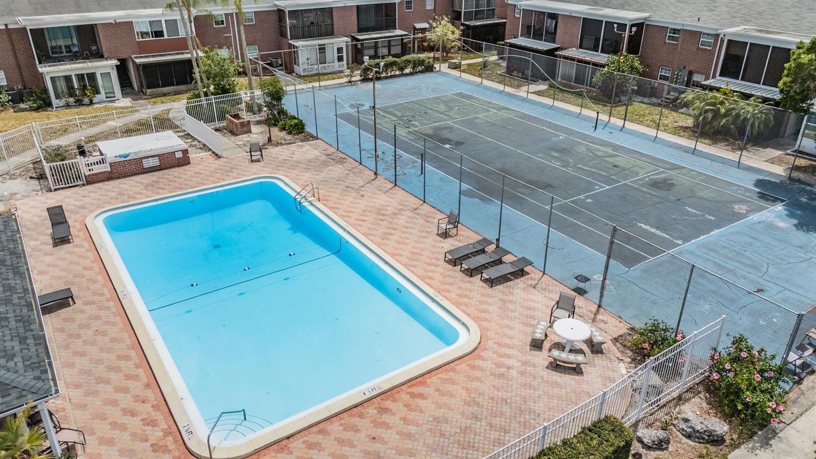 JAMESTOWN CONDO - Residential