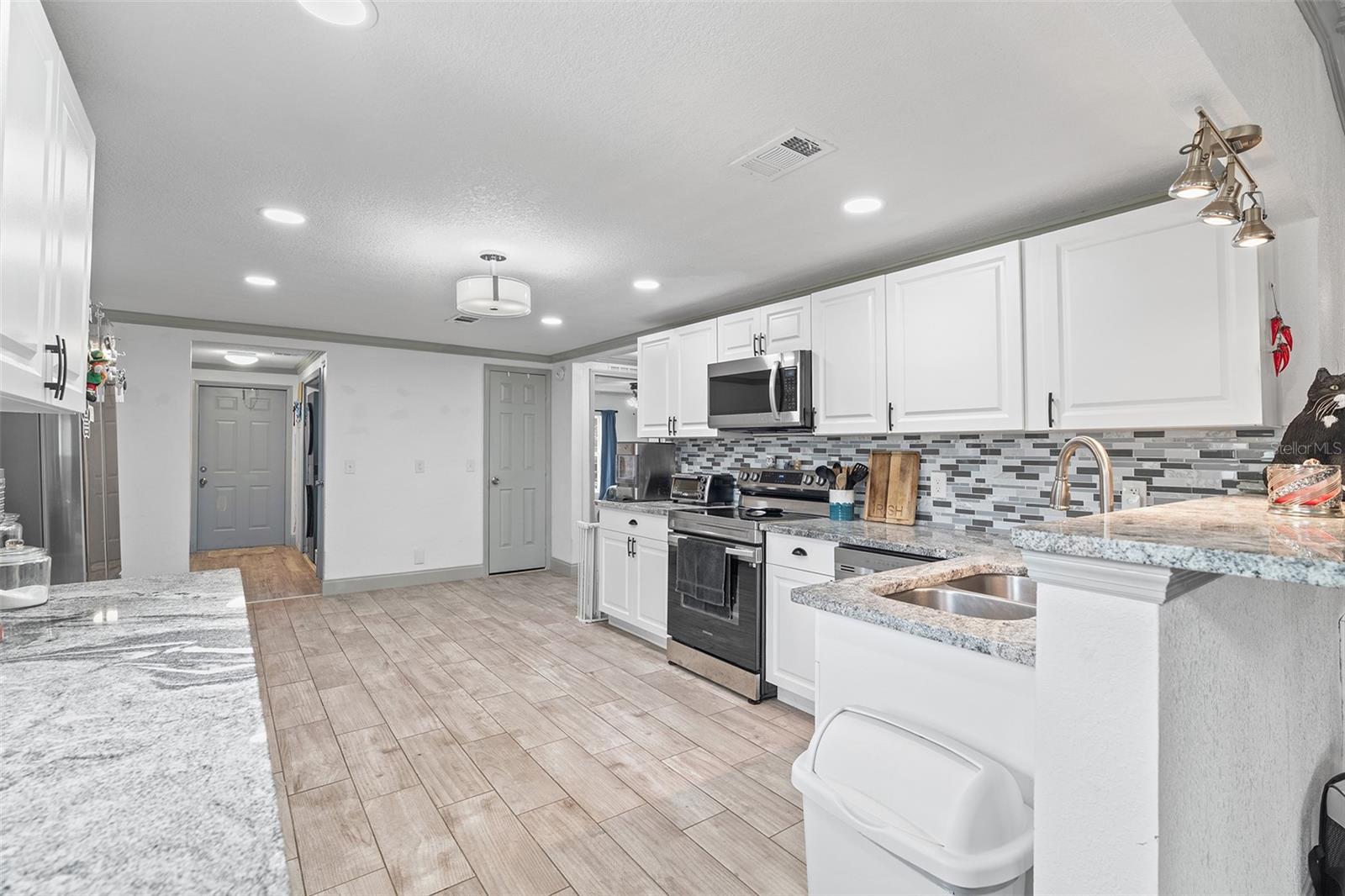 DEER RUN ESTATES - Residential