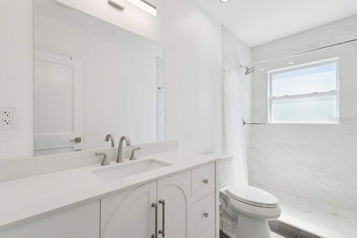 TROPICAL SHORES - Residential