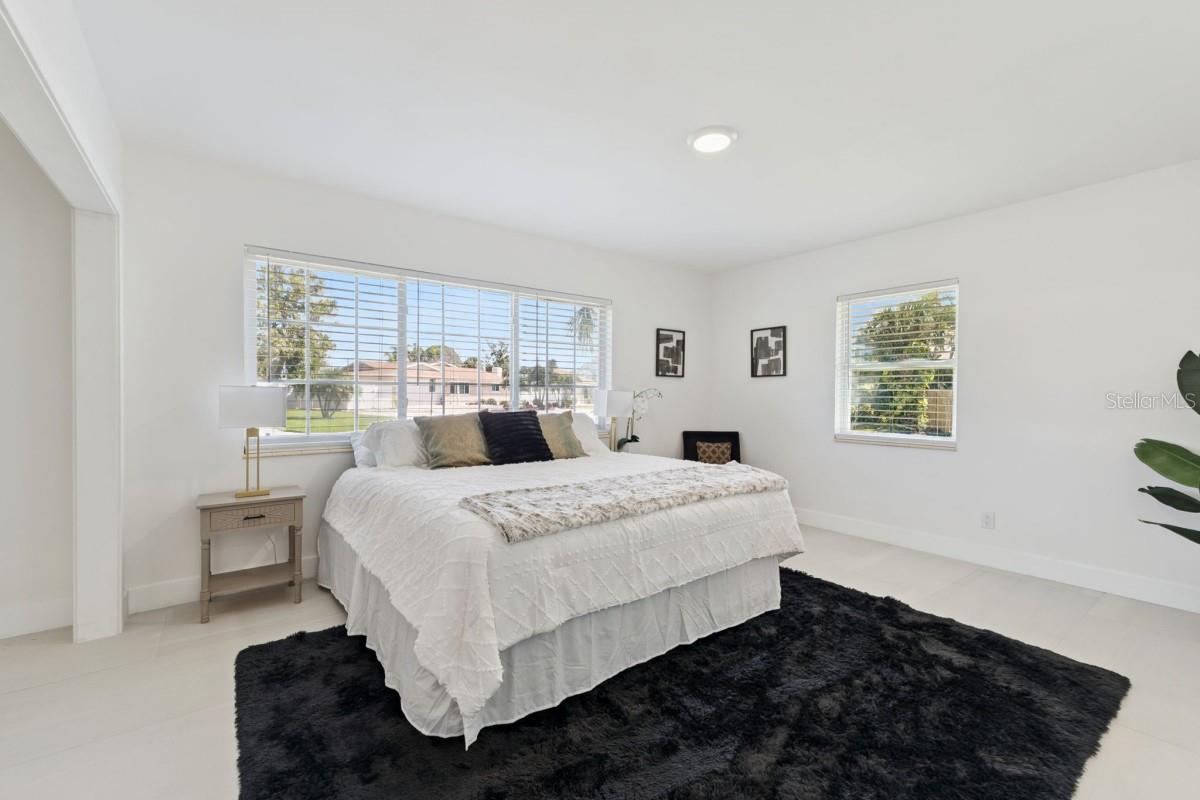 TROPICAL SHORES - Residential