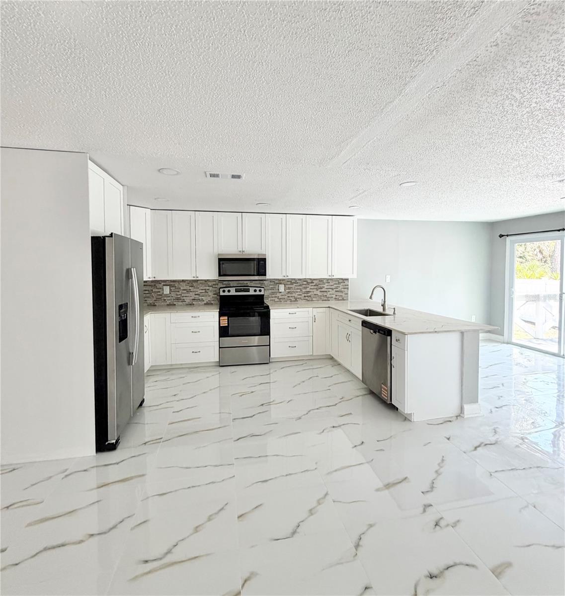 1080 - SOUTH VENICE UNIT 59 - Residential