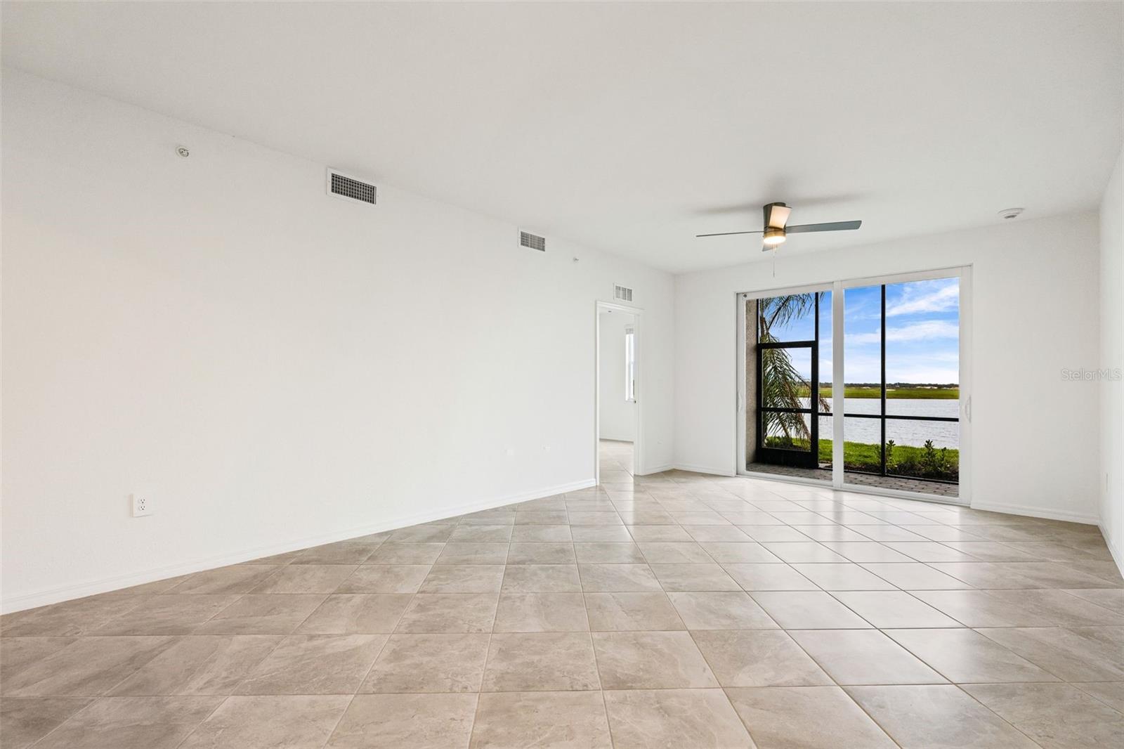 CALUSA COUNTRY CLUB - Residential Lease