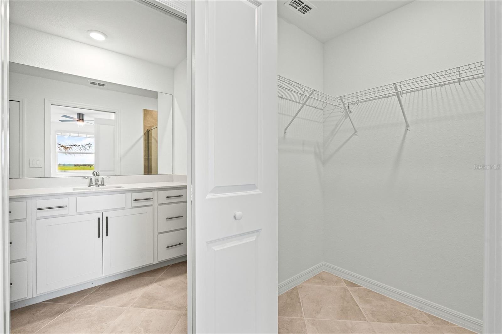 CALUSA COUNTRY CLUB - Residential Lease