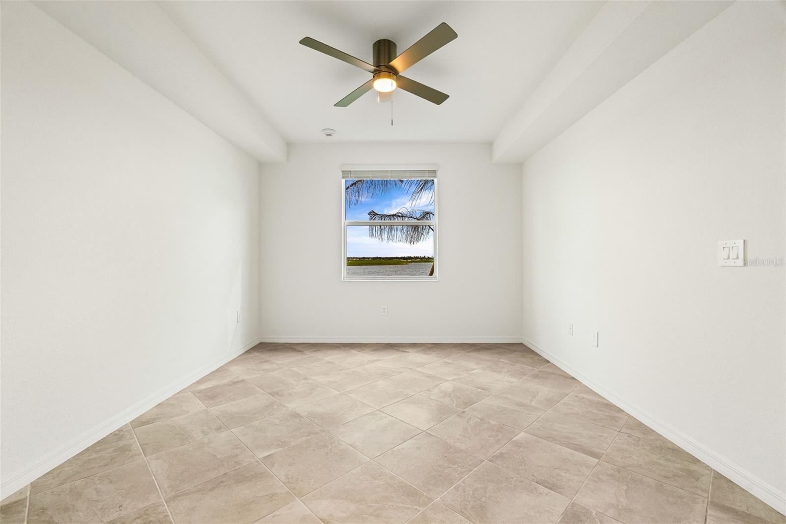 CALUSA COUNTRY CLUB - Residential Lease