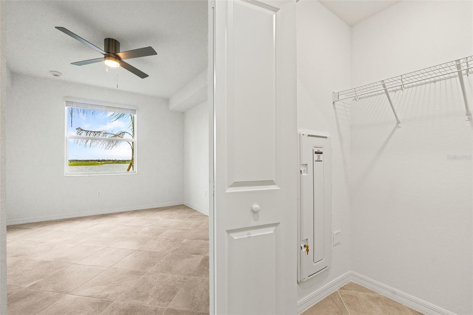 CALUSA COUNTRY CLUB - Residential Lease