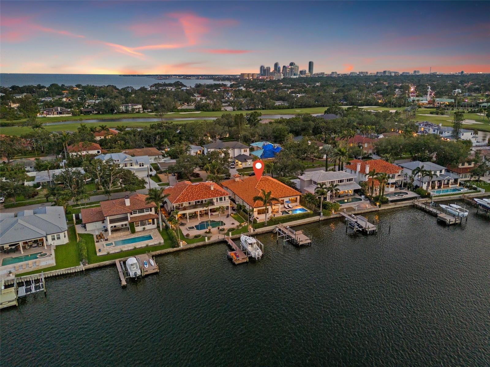 301 BAYVIEW DRIVE NE