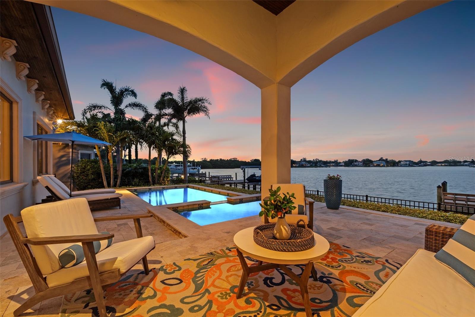 301 BAYVIEW DRIVE NE