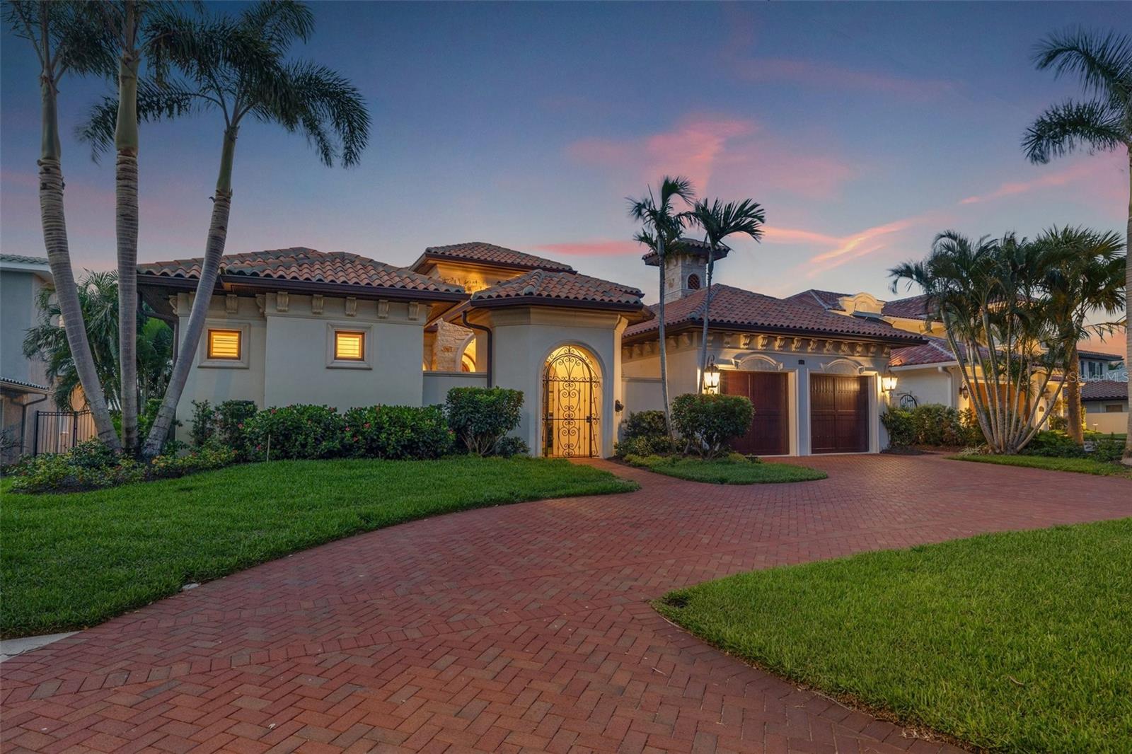 301 BAYVIEW DRIVE NE
