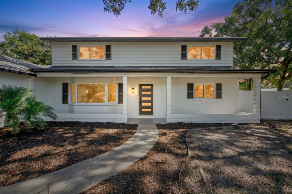 Photo of 1595 Oak Lane, Clearwater, FL 33764 (MLS # TB8556461)