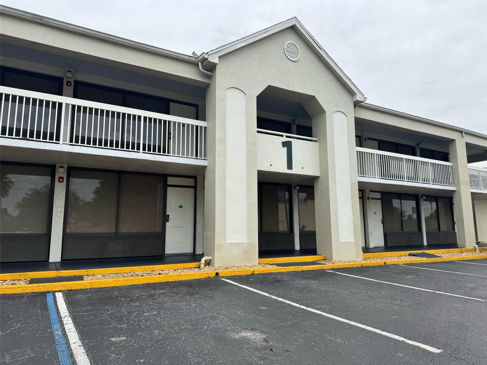 Excellent Investment Opportunity!
Introducing this condo-hotel located in the heart of Kissimmee, Florida, just under 4 miles from the Main Entrance of Walt Disney World. It is ideally situated on the main US-192 Avenue, with easy access to Celebration and a wide range of tourist attractions such as Universal Studios, Old Town, SeaWorld, Medieval Times, ESPN Wide World of Sports, Fun Spot America, International Drive, Orlando Premium Outlets, and much more!
Nearby, you will find numerous options for restaurants, shops, supermarkets, and pharmacies — everything you need for a comfortable and enjoyable stay.
The HOA fee is $414 month and covers all utilities (cable, electricity, water, and internet), plus exterior maintenance, pool access, and private security.
This property is Airbnb-friendly and allows short-term rentals through various platforms.
The unit is sold fully furnished and ready to be used by the future owner or guests.