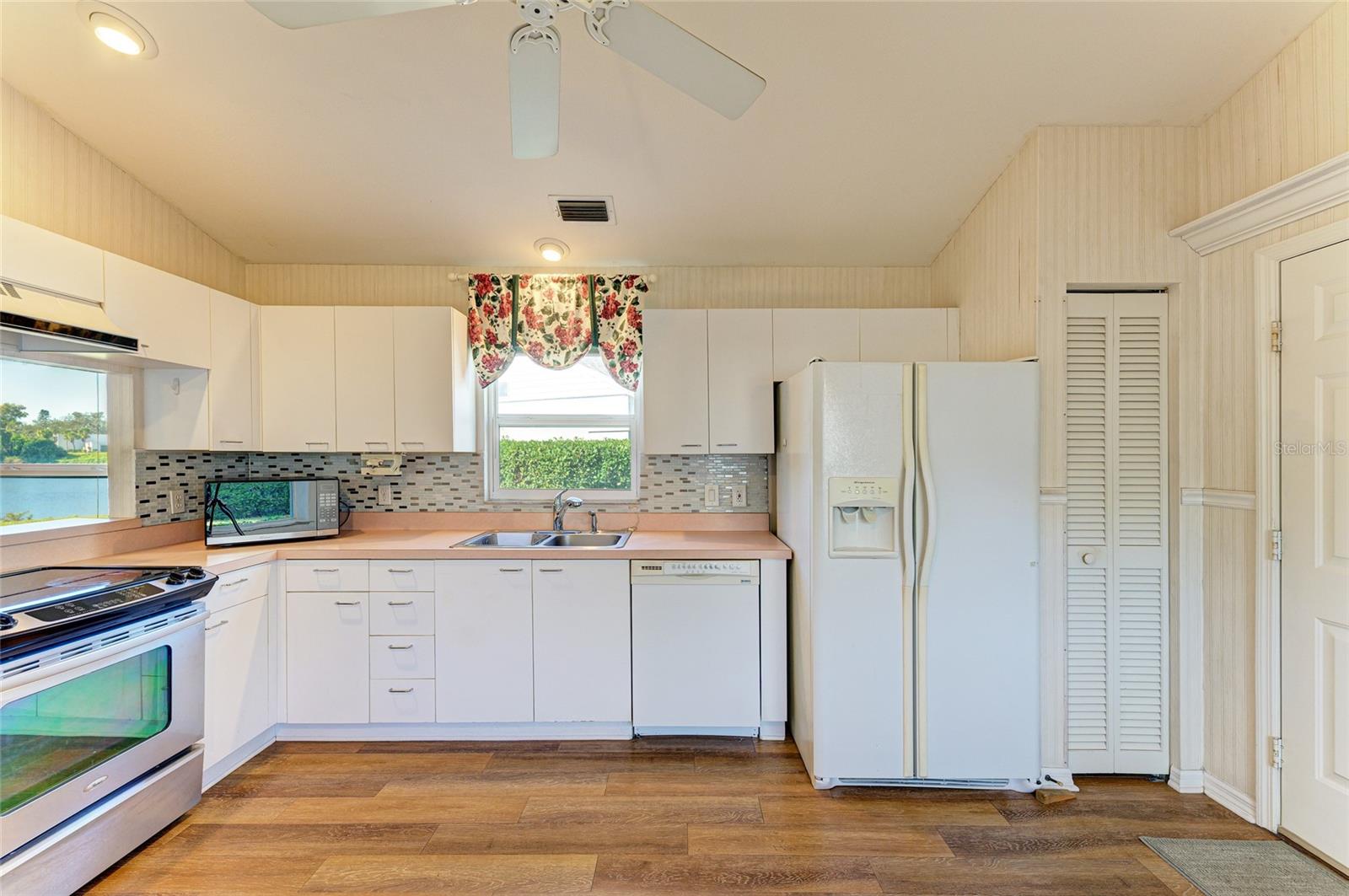 SPRING LAKES VII - Residential