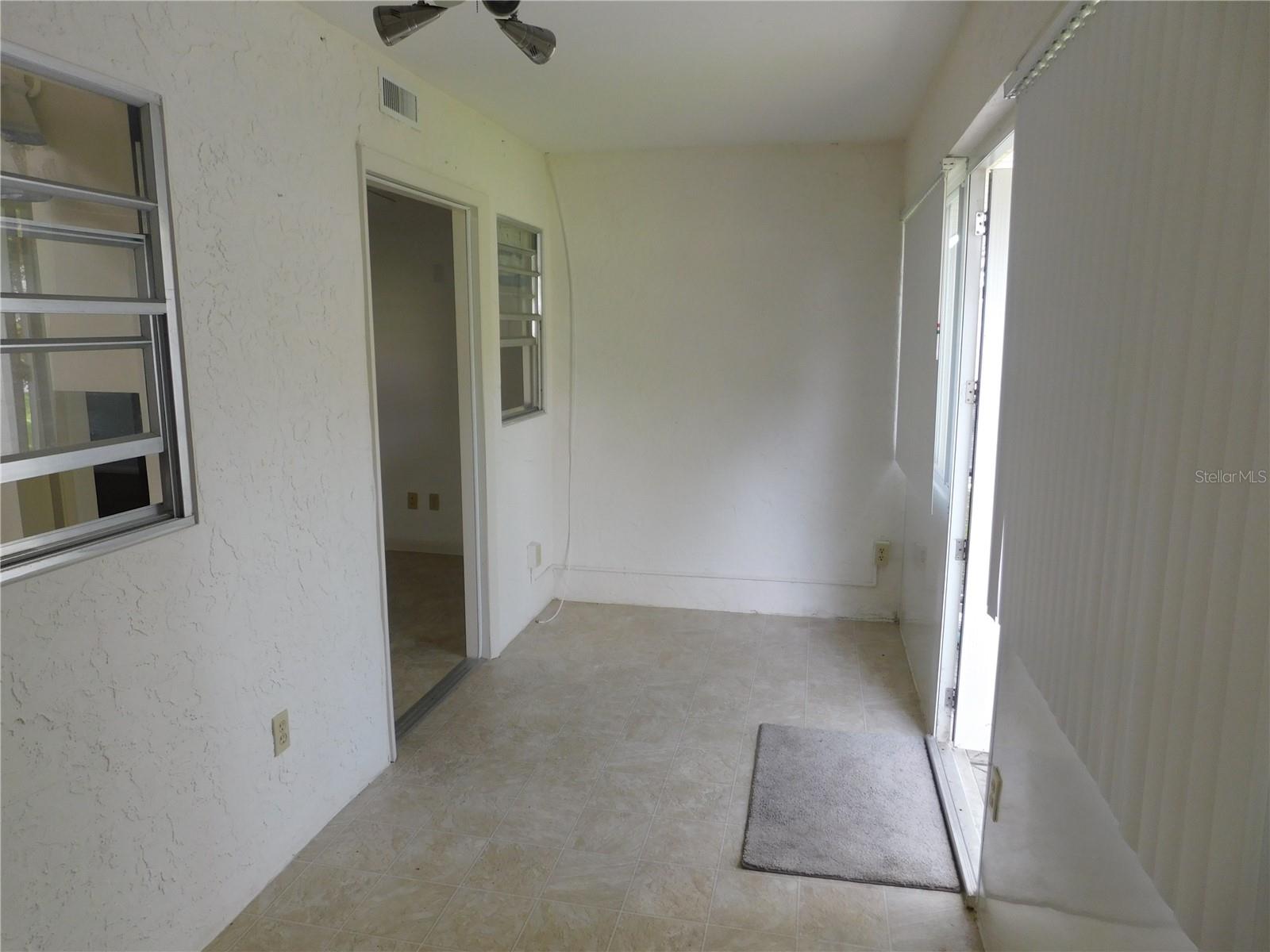 ON TOP OF THE WORLD - Residential