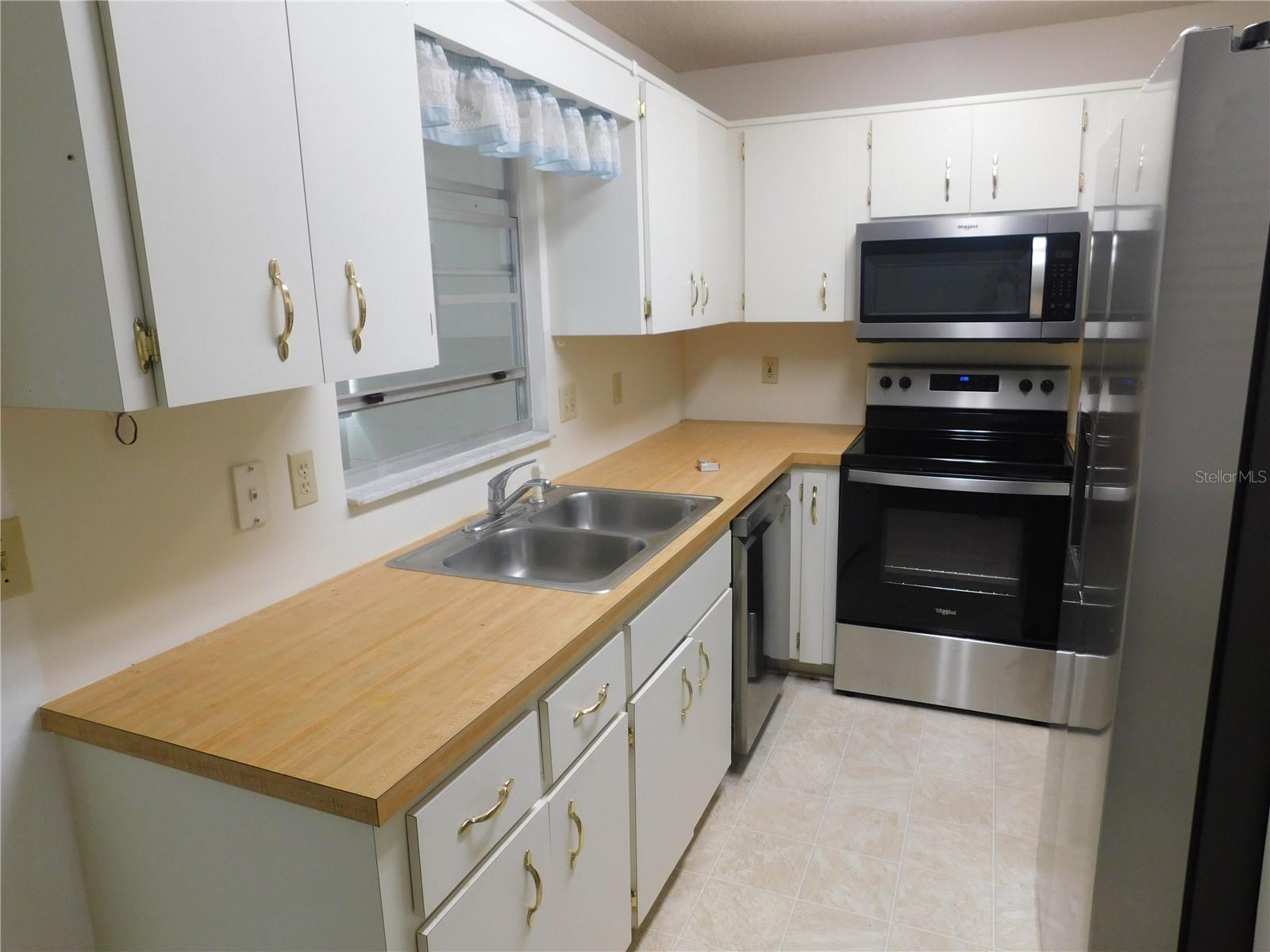 ON TOP OF THE WORLD - Residential