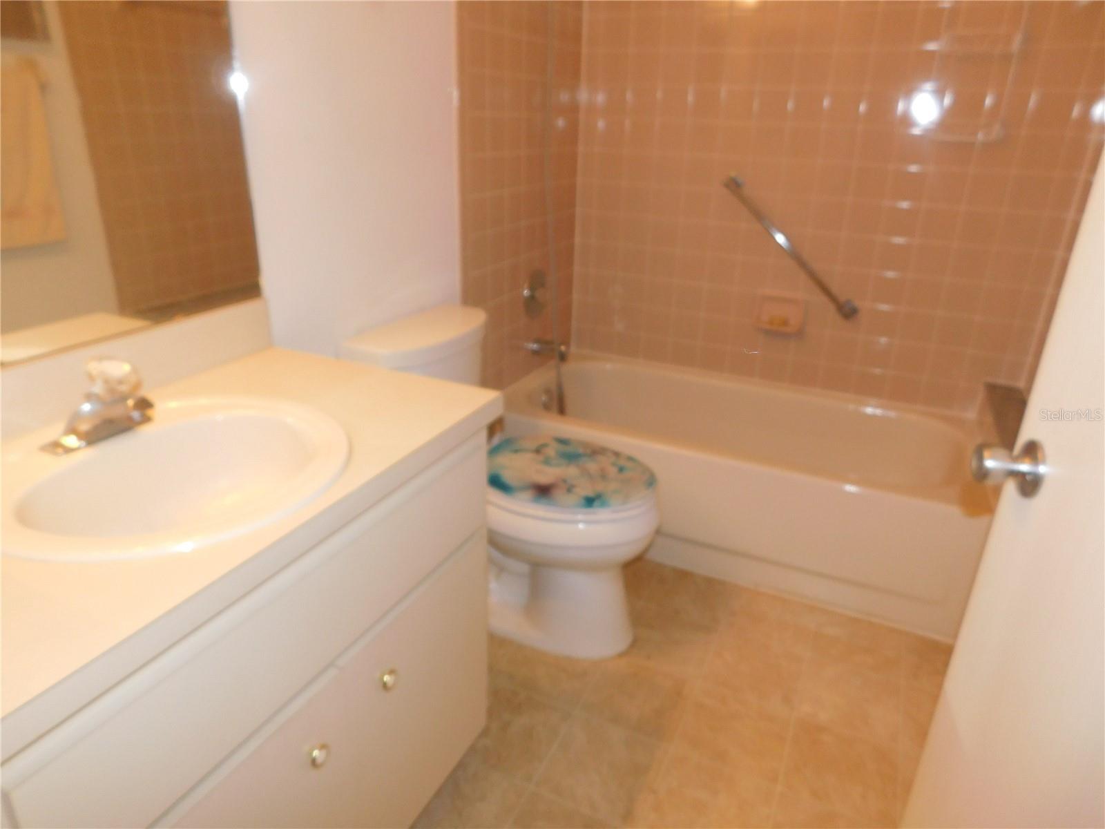 ON TOP OF THE WORLD - Residential