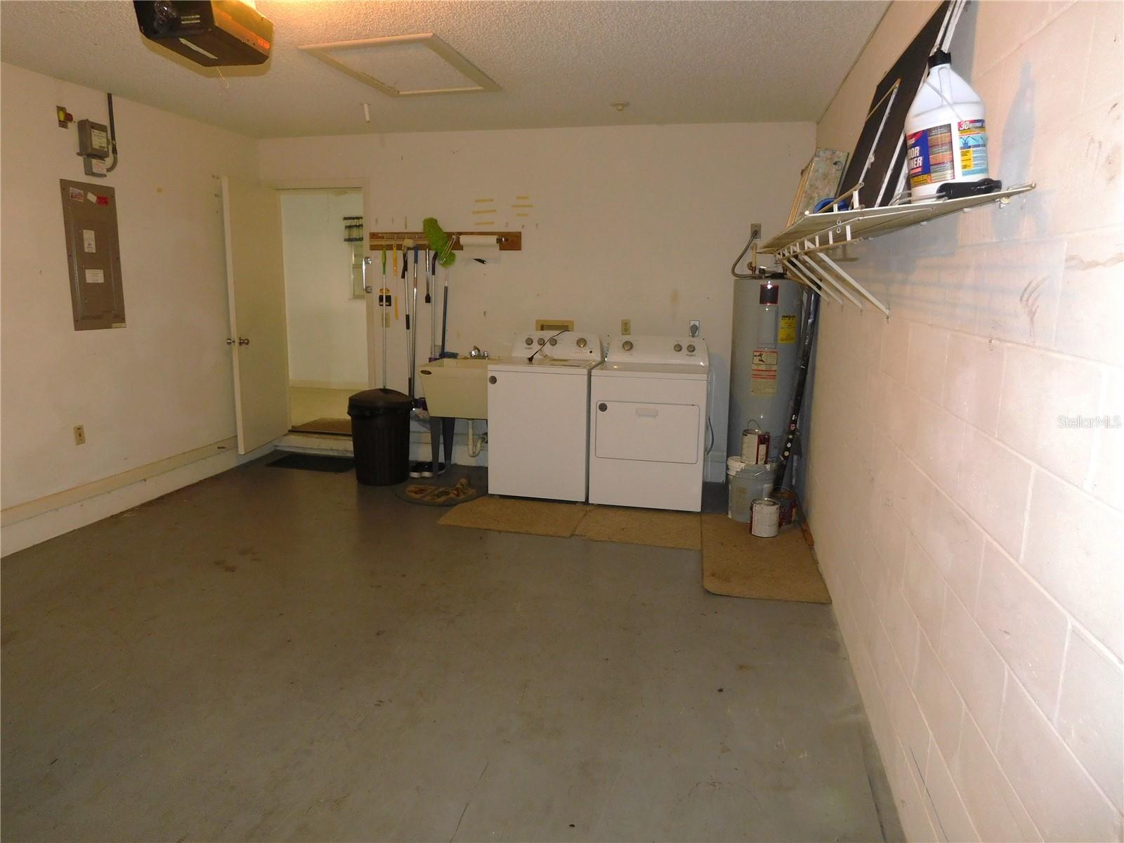 ON TOP OF THE WORLD - Residential