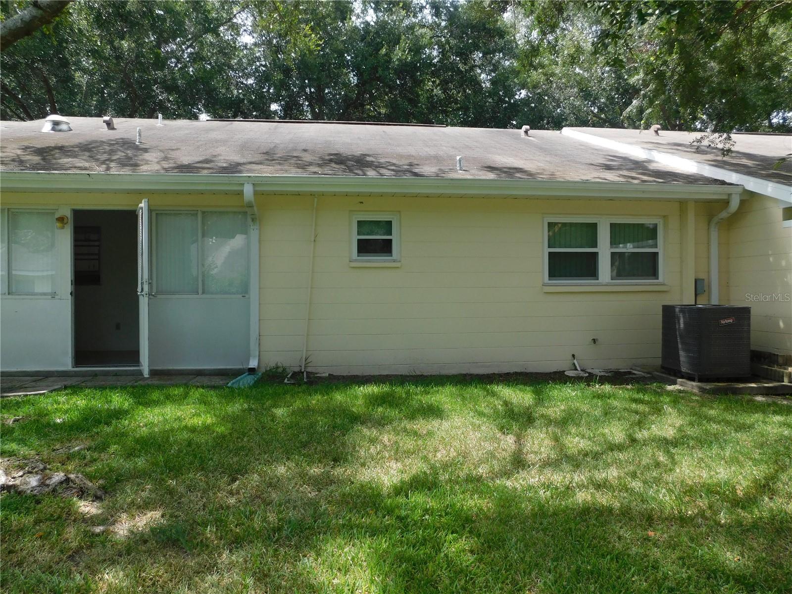 ON TOP OF THE WORLD - Residential