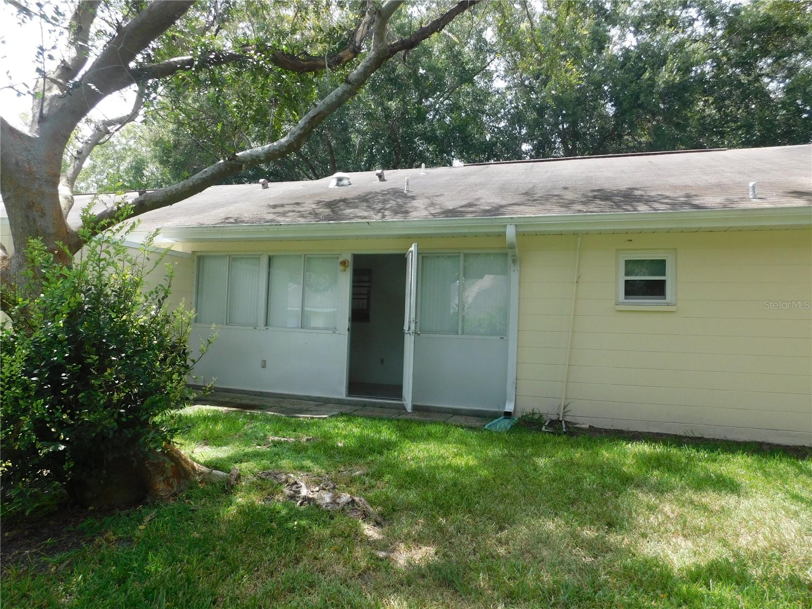 ON TOP OF THE WORLD - Residential