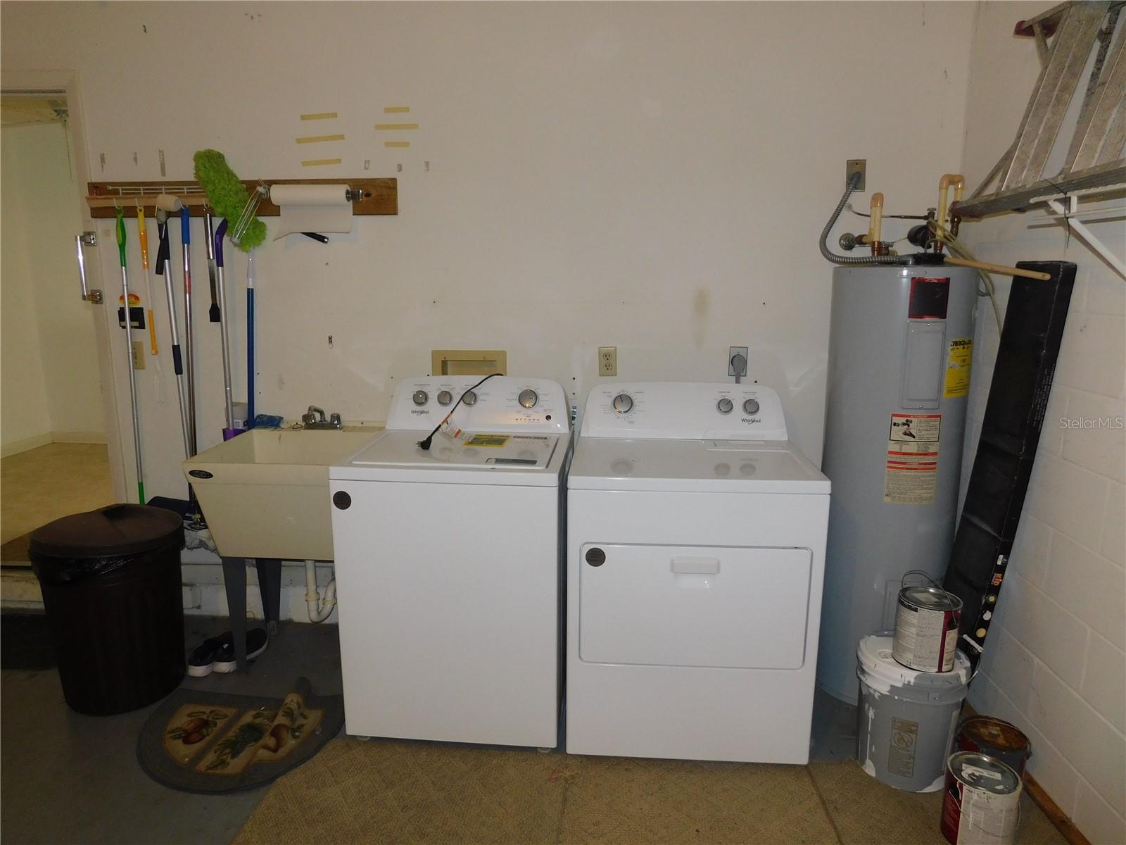 ON TOP OF THE WORLD - Residential