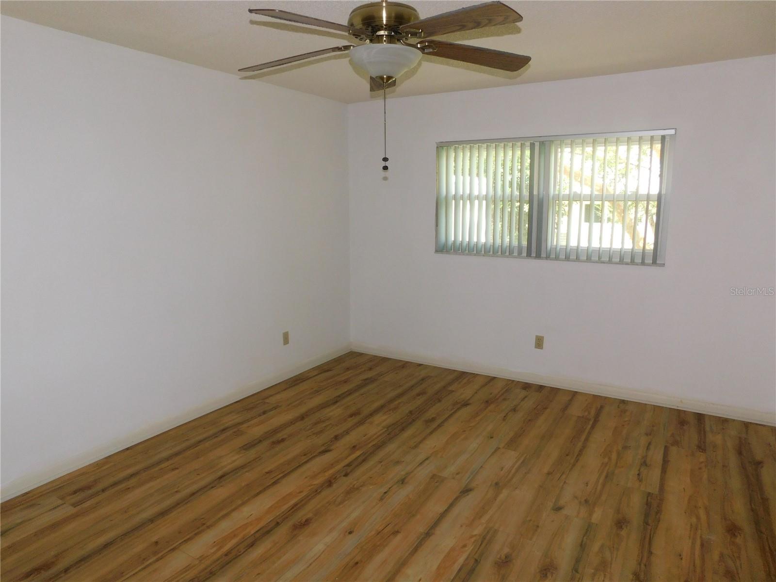 ON TOP OF THE WORLD - Residential