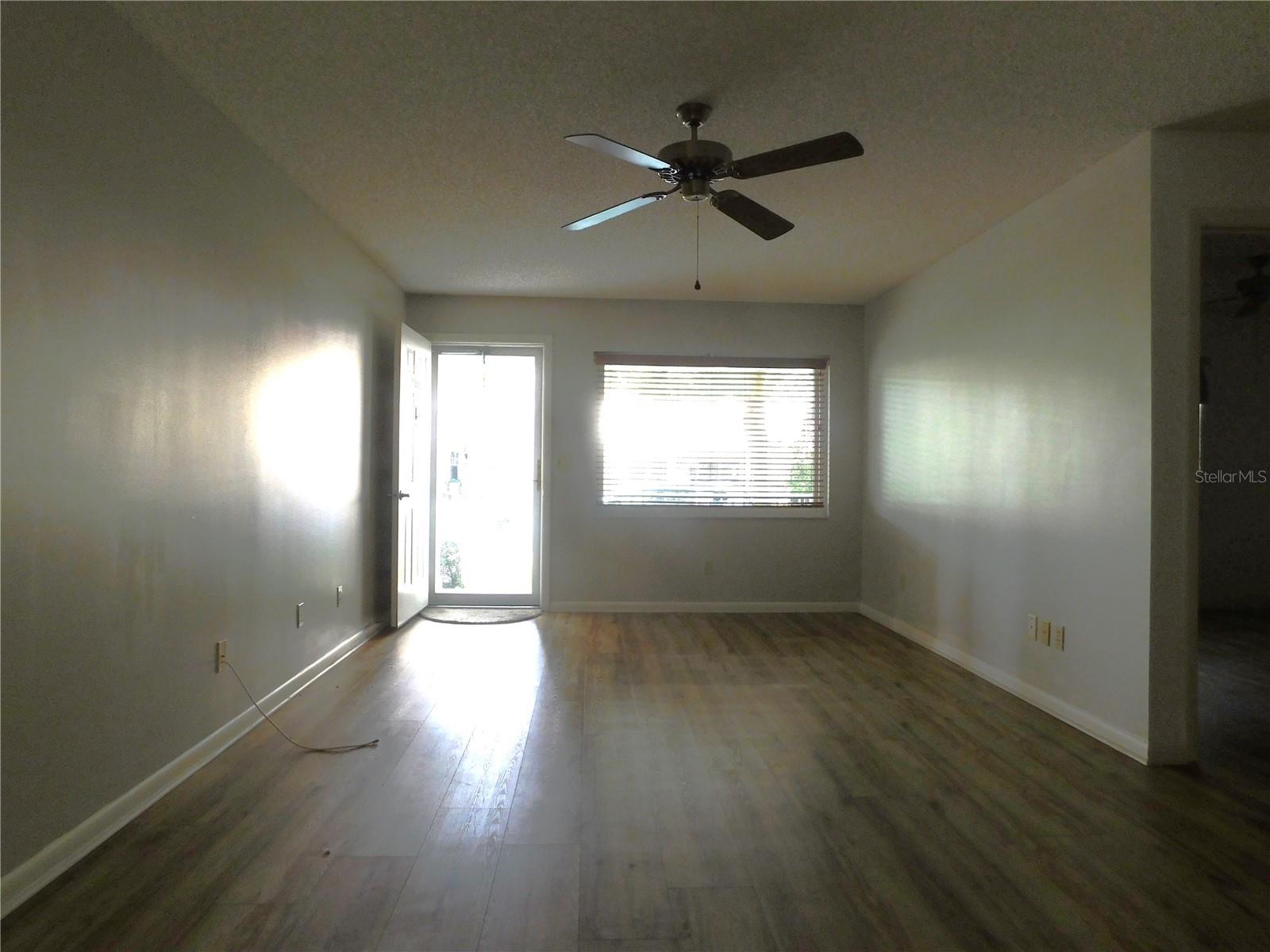 ON TOP OF THE WORLD - Residential