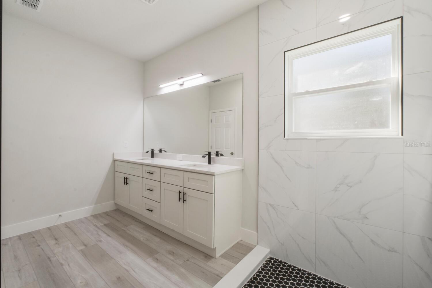 CITRUS SPGS UNIT 06 - Residential Lease