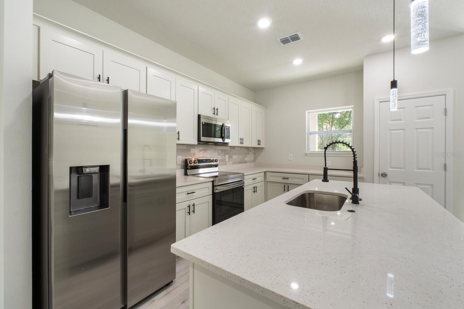 CITRUS SPGS UNIT 06 - Residential Lease