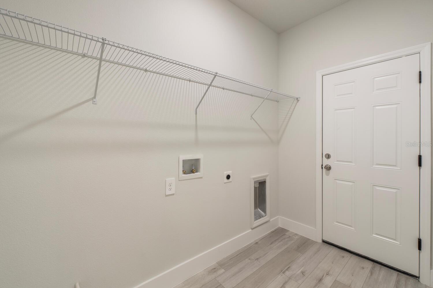 CITRUS SPGS UNIT 06 - Residential Lease
