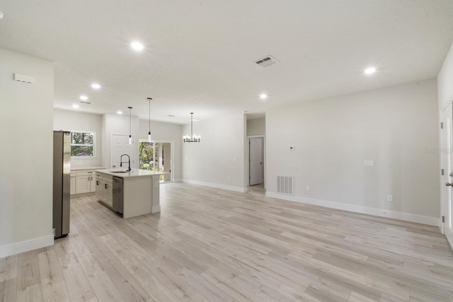 CITRUS SPGS UNIT 06 - Residential Lease