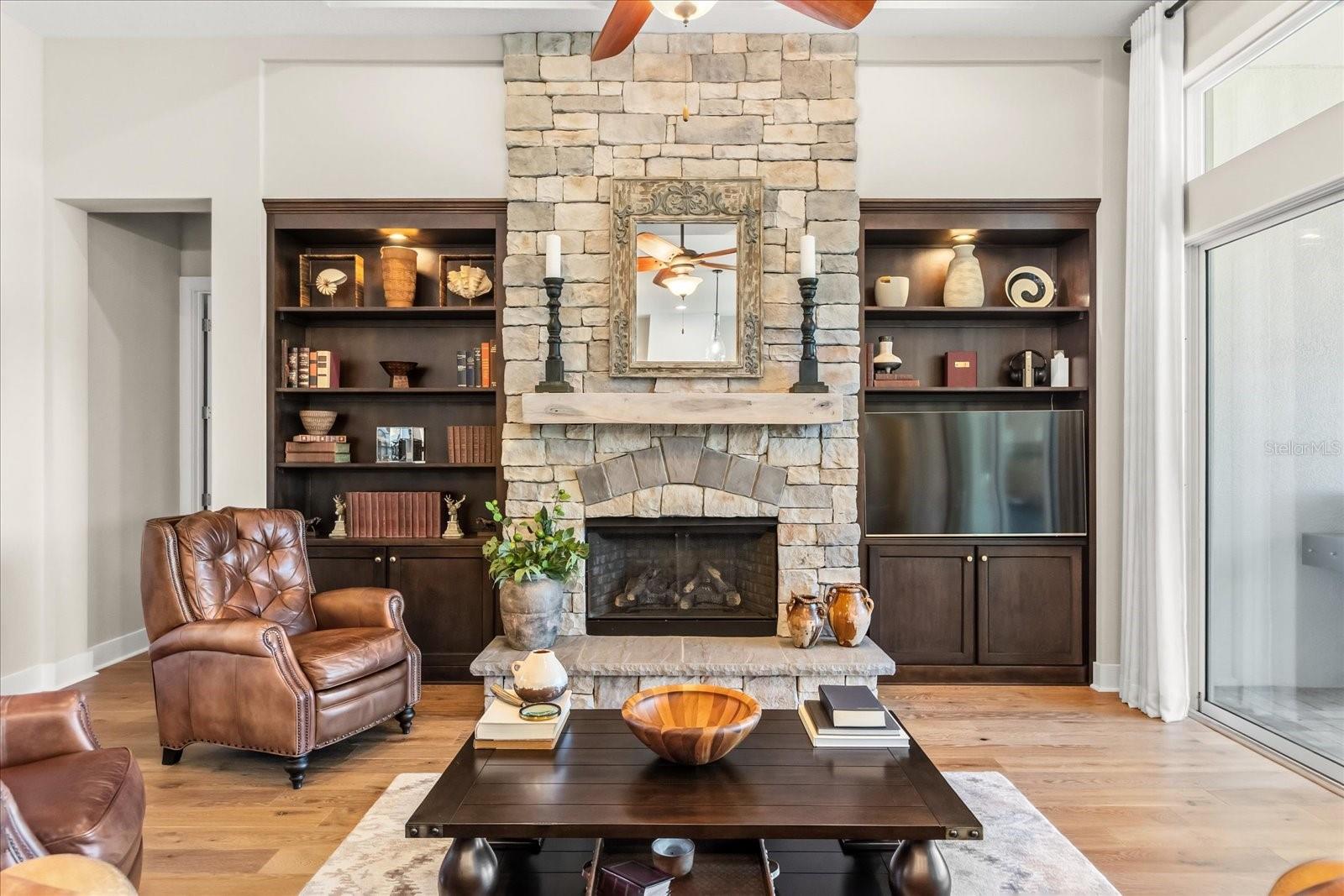 HEATHROW COUNTRY ESTATES - Residential