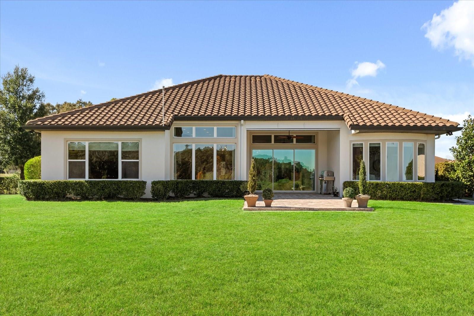 HEATHROW COUNTRY ESTATES - Residential