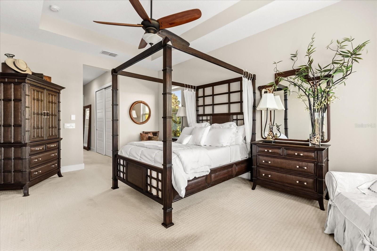 HEATHROW COUNTRY ESTATES - Residential