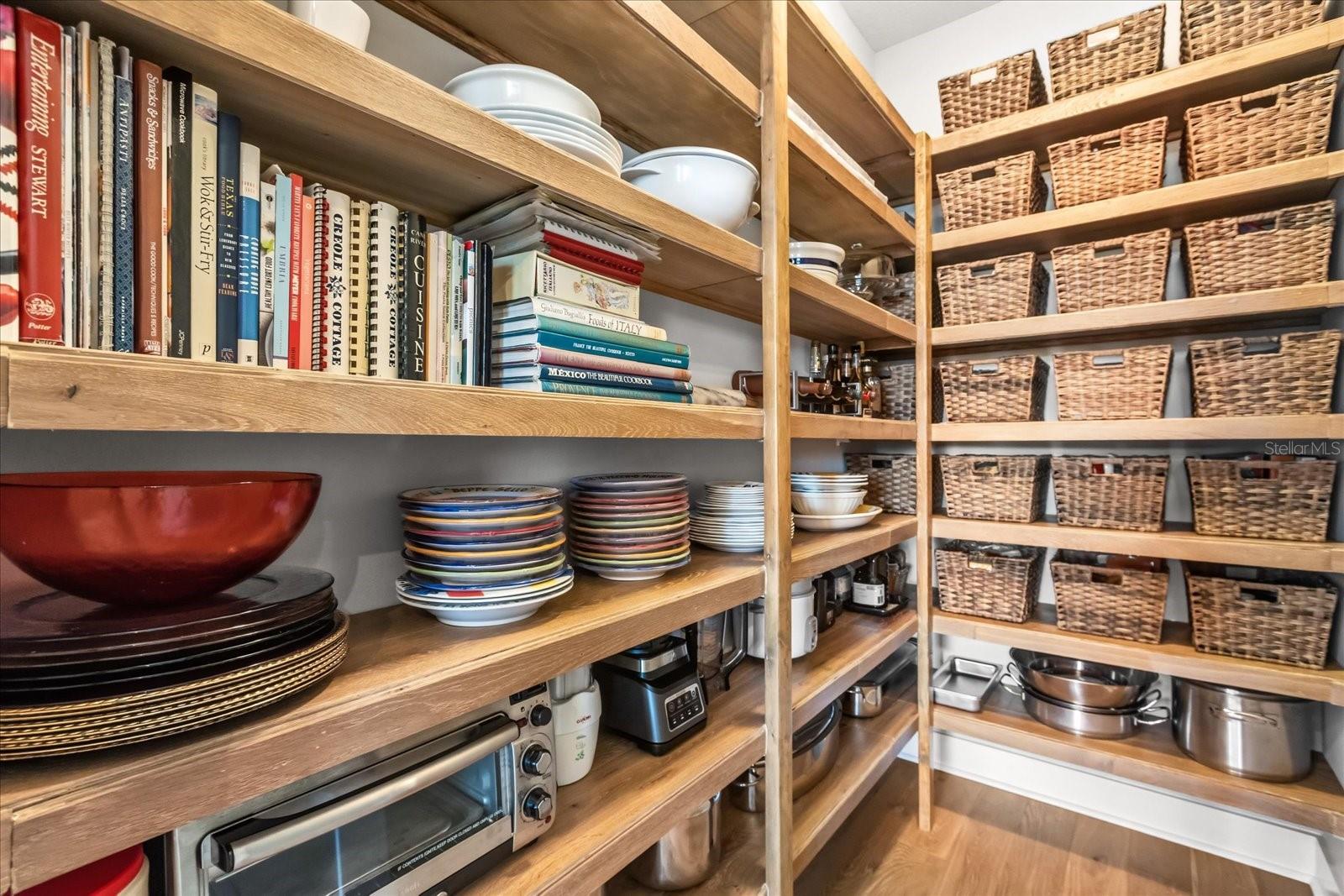 HEATHROW COUNTRY ESTATES - Residential