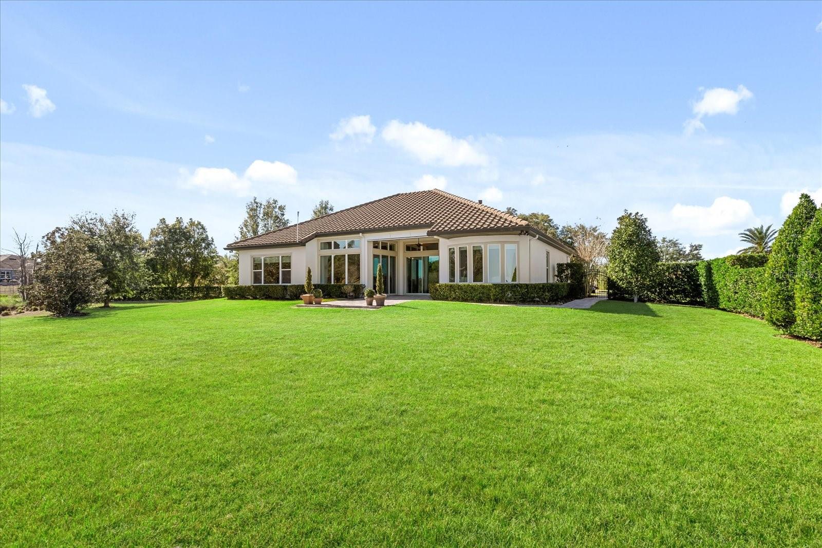 HEATHROW COUNTRY ESTATES - Residential