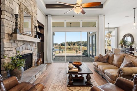 Tiny photo for 25920 Roundabout Point, Sorrento, FL 32776 (MLS # O6377050)