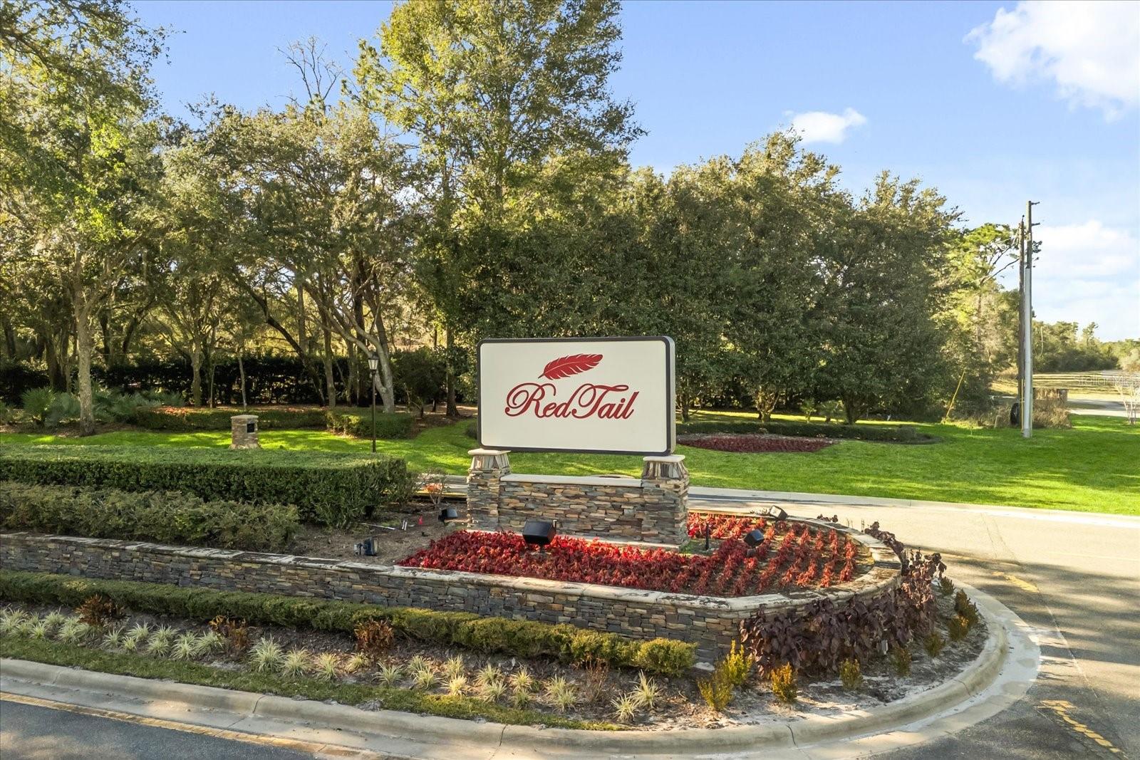 HEATHROW COUNTRY ESTATES - Residential