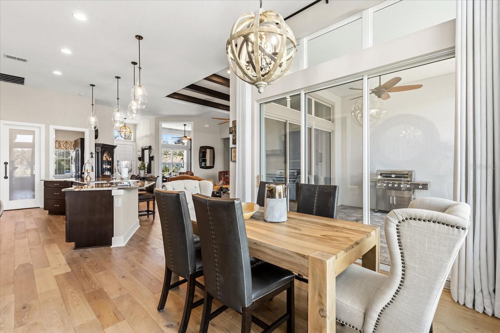 HEATHROW COUNTRY ESTATES - Residential