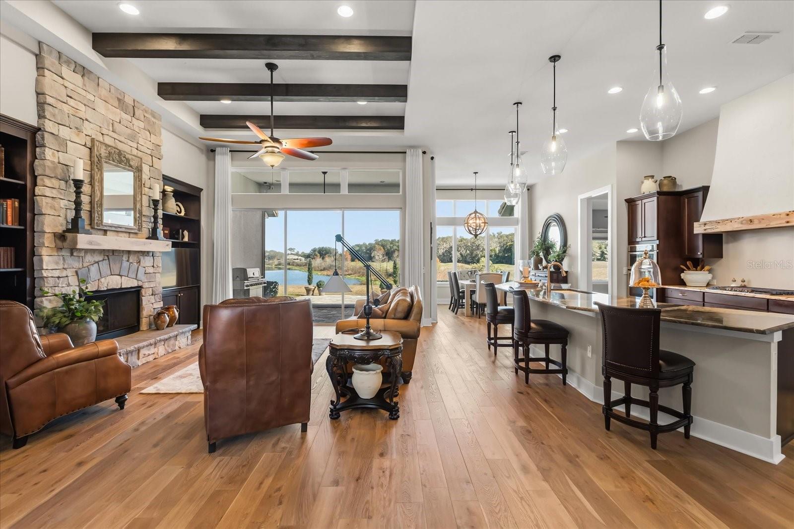 HEATHROW COUNTRY ESTATES - Residential