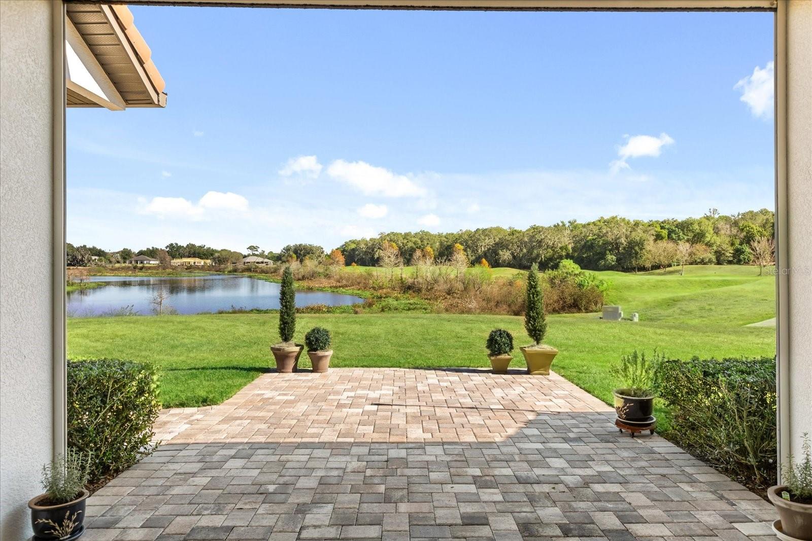 HEATHROW COUNTRY ESTATES - Residential