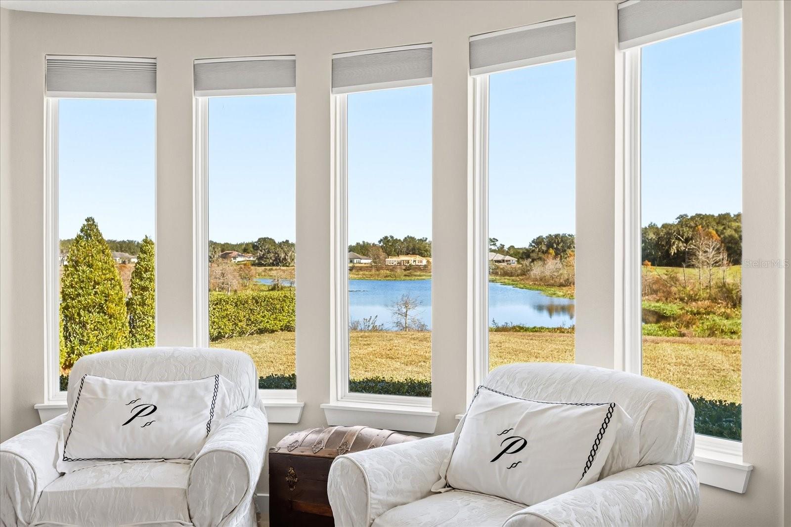 HEATHROW COUNTRY ESTATES - Residential