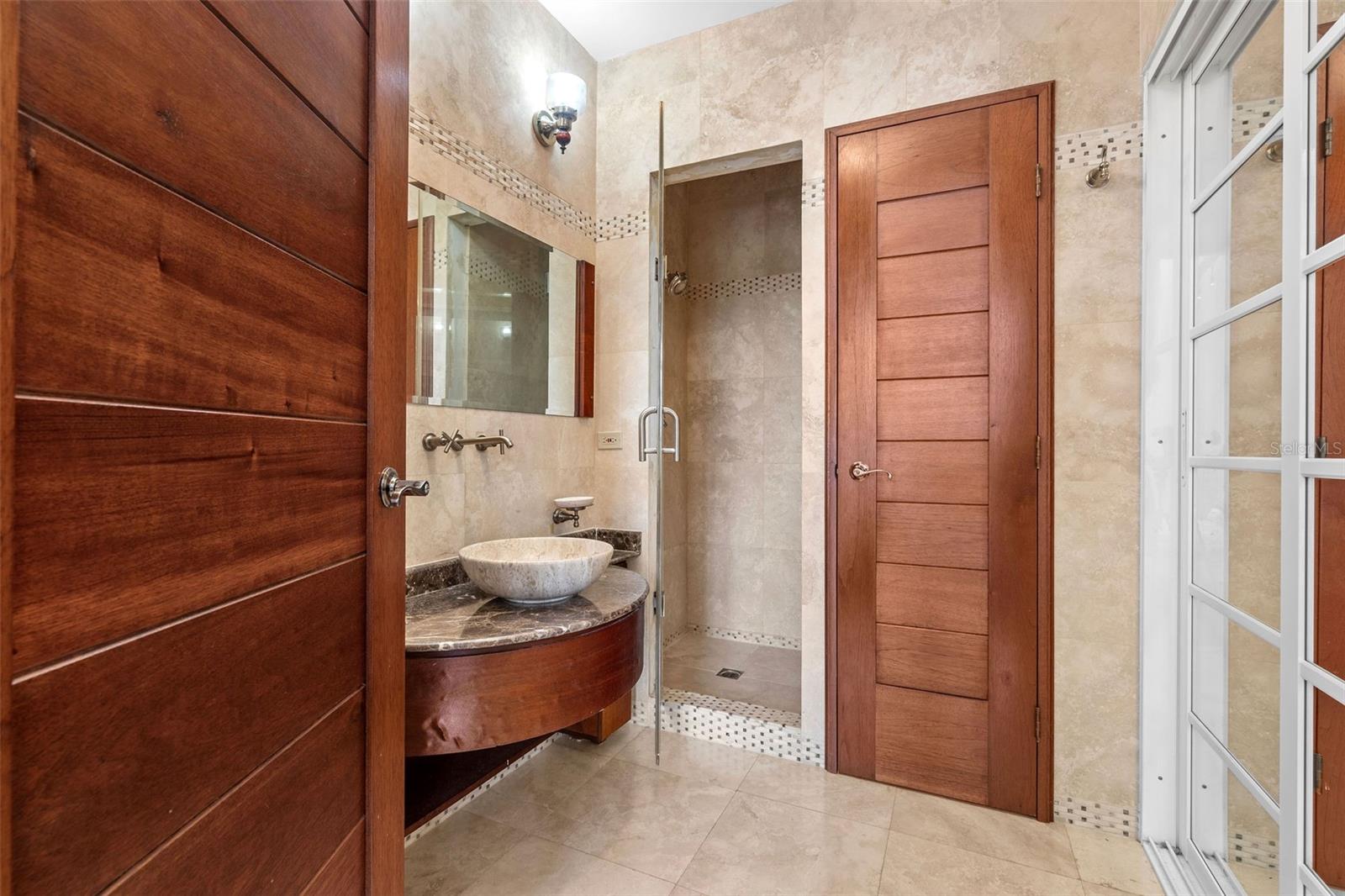 OLD SAN JUAN - Residential Income