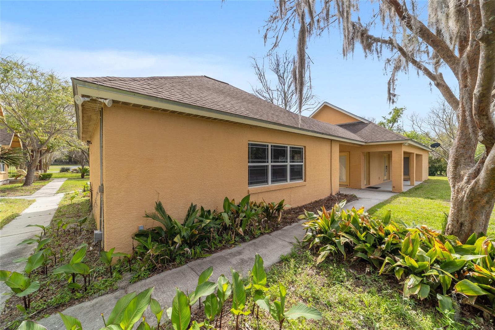 MERI OAKS WEST - Residential