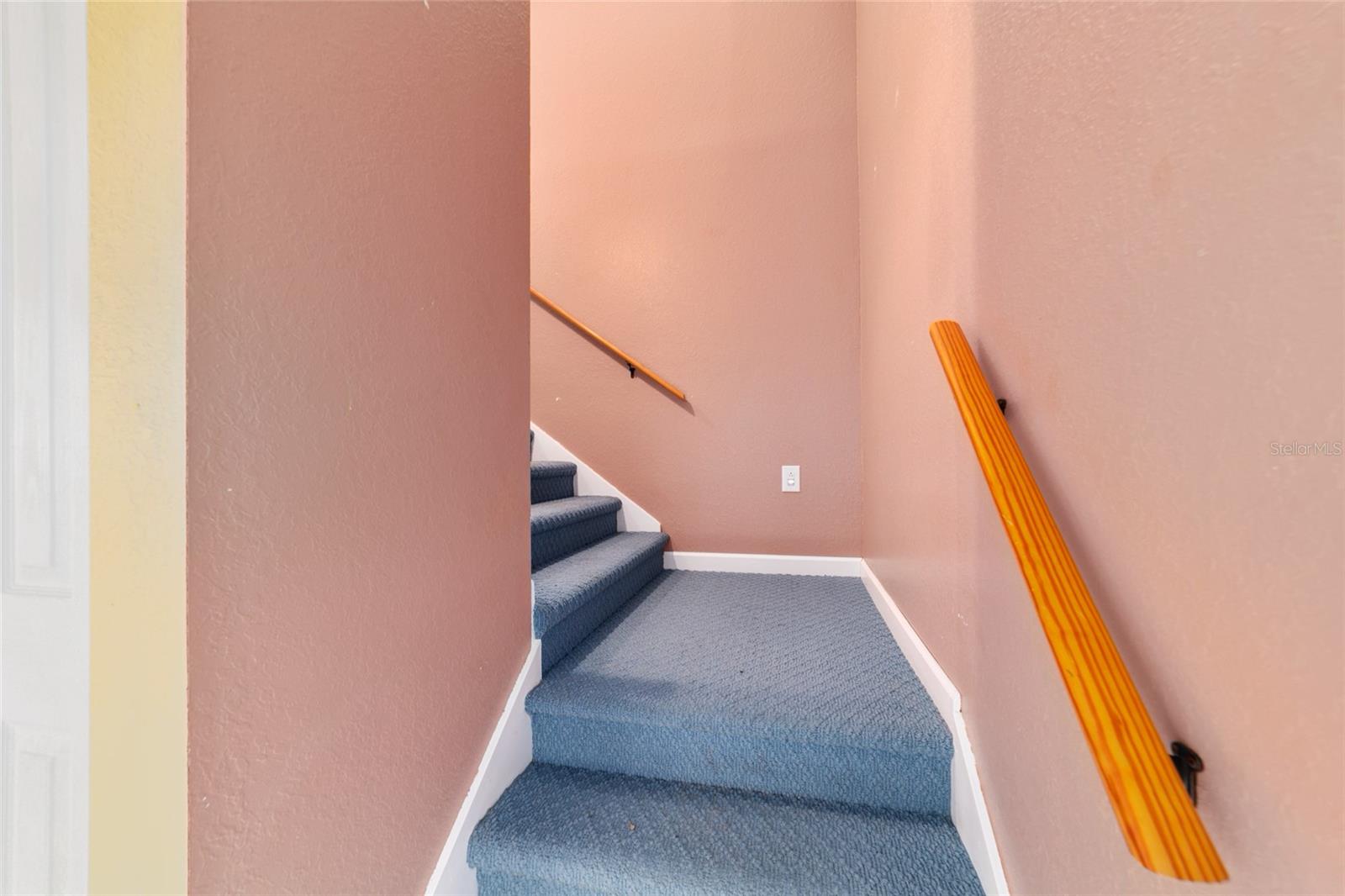 MERI OAKS WEST - Residential