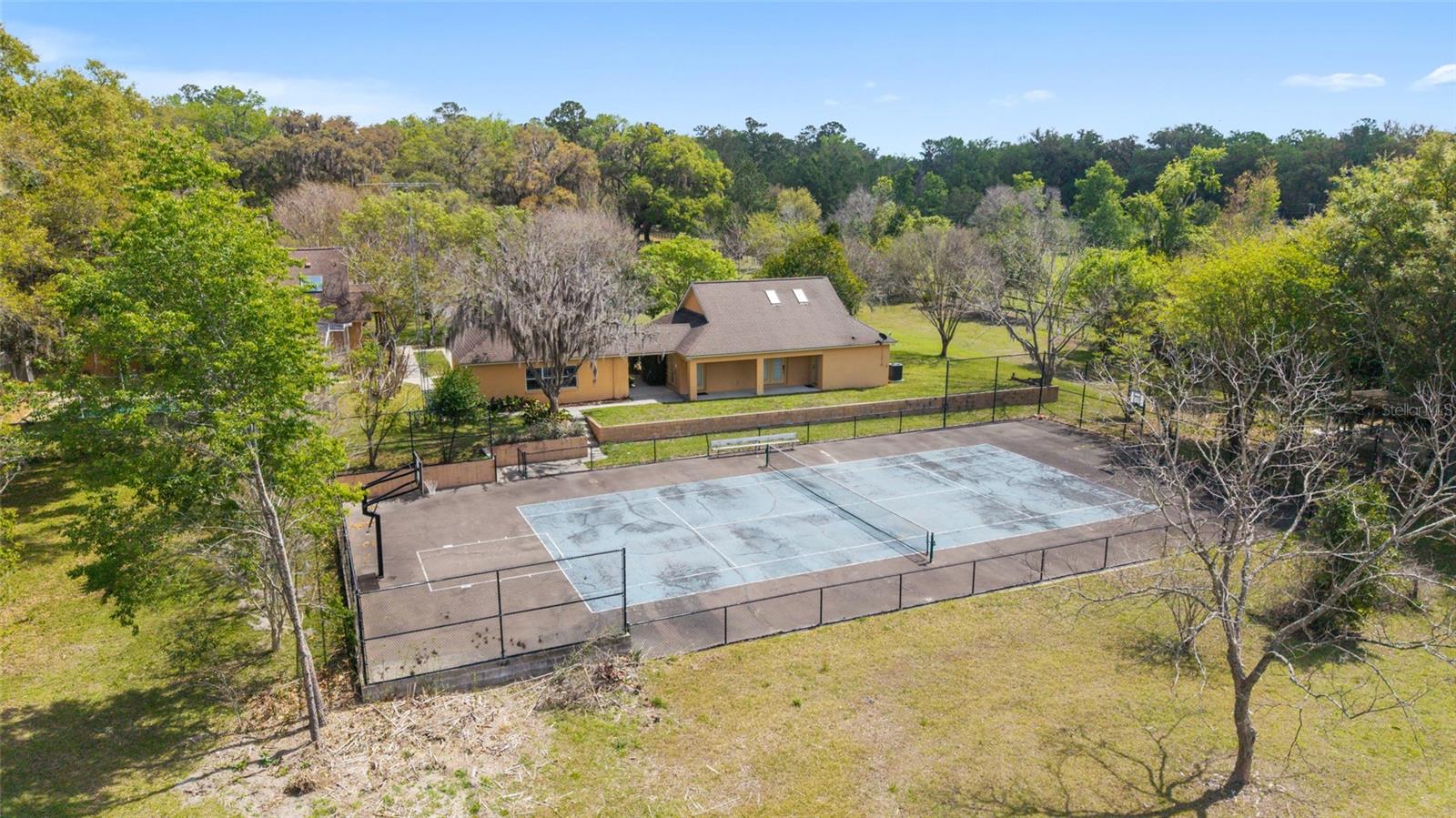 MERI OAKS WEST - Residential