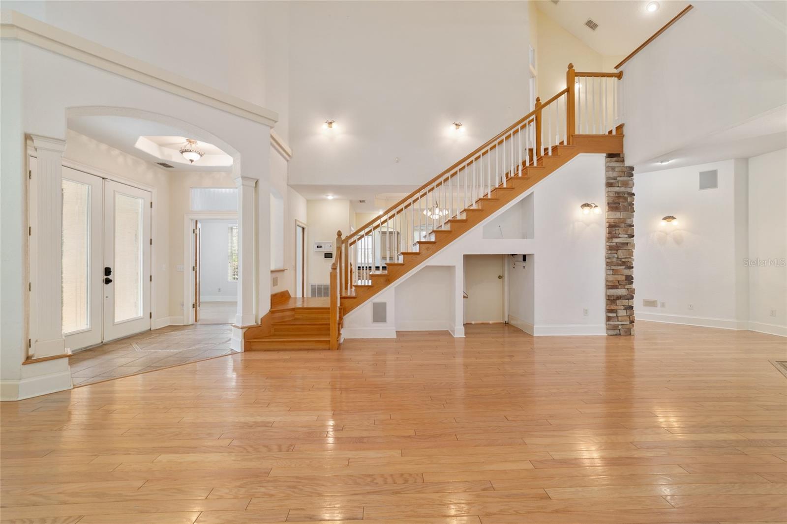 MERI OAKS WEST - Residential