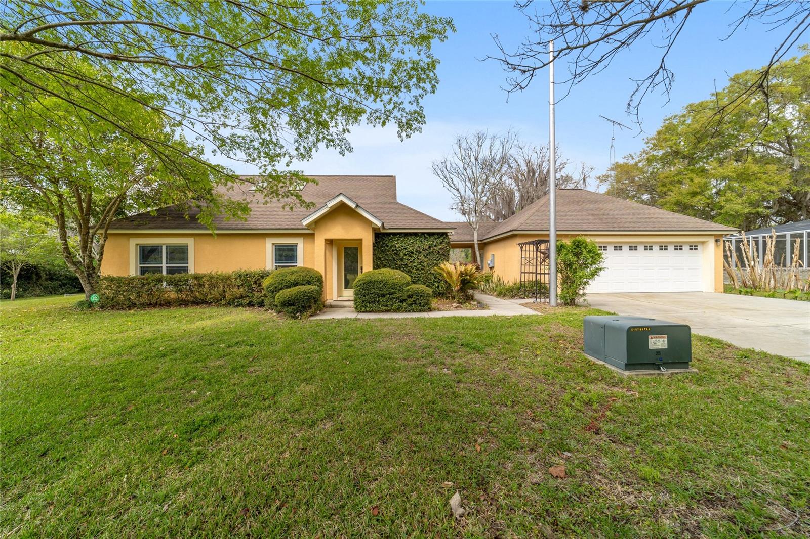 MERI OAKS WEST - Residential