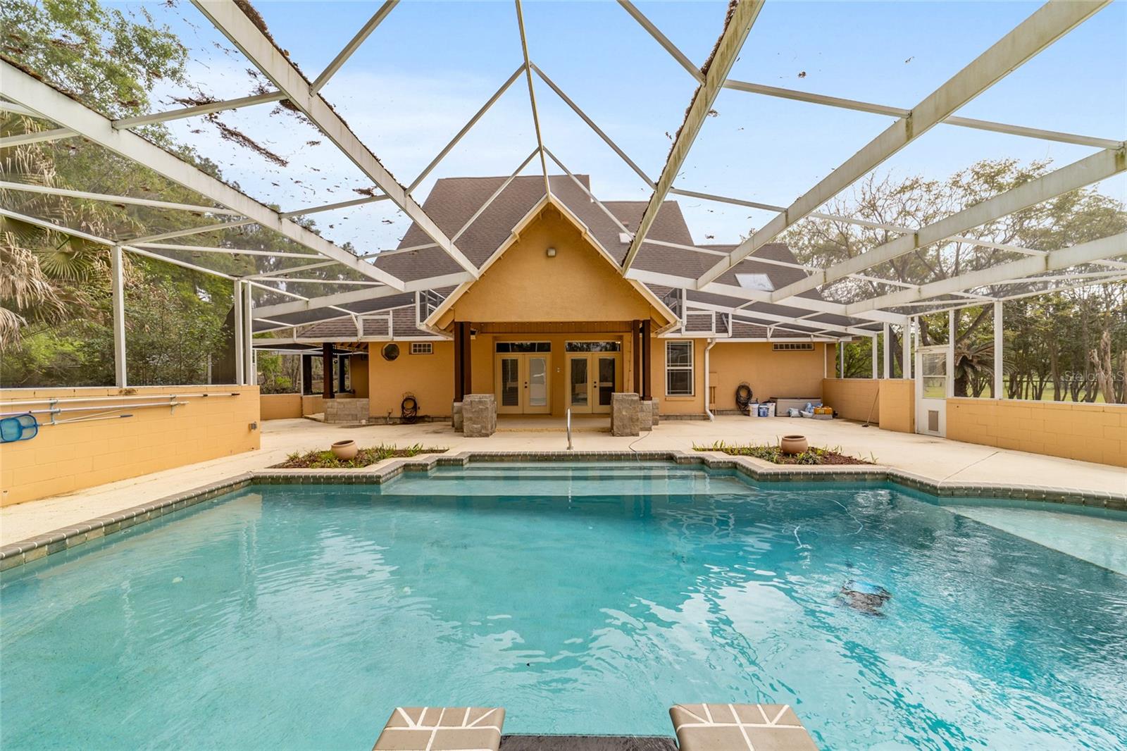 MERI OAKS WEST - Residential