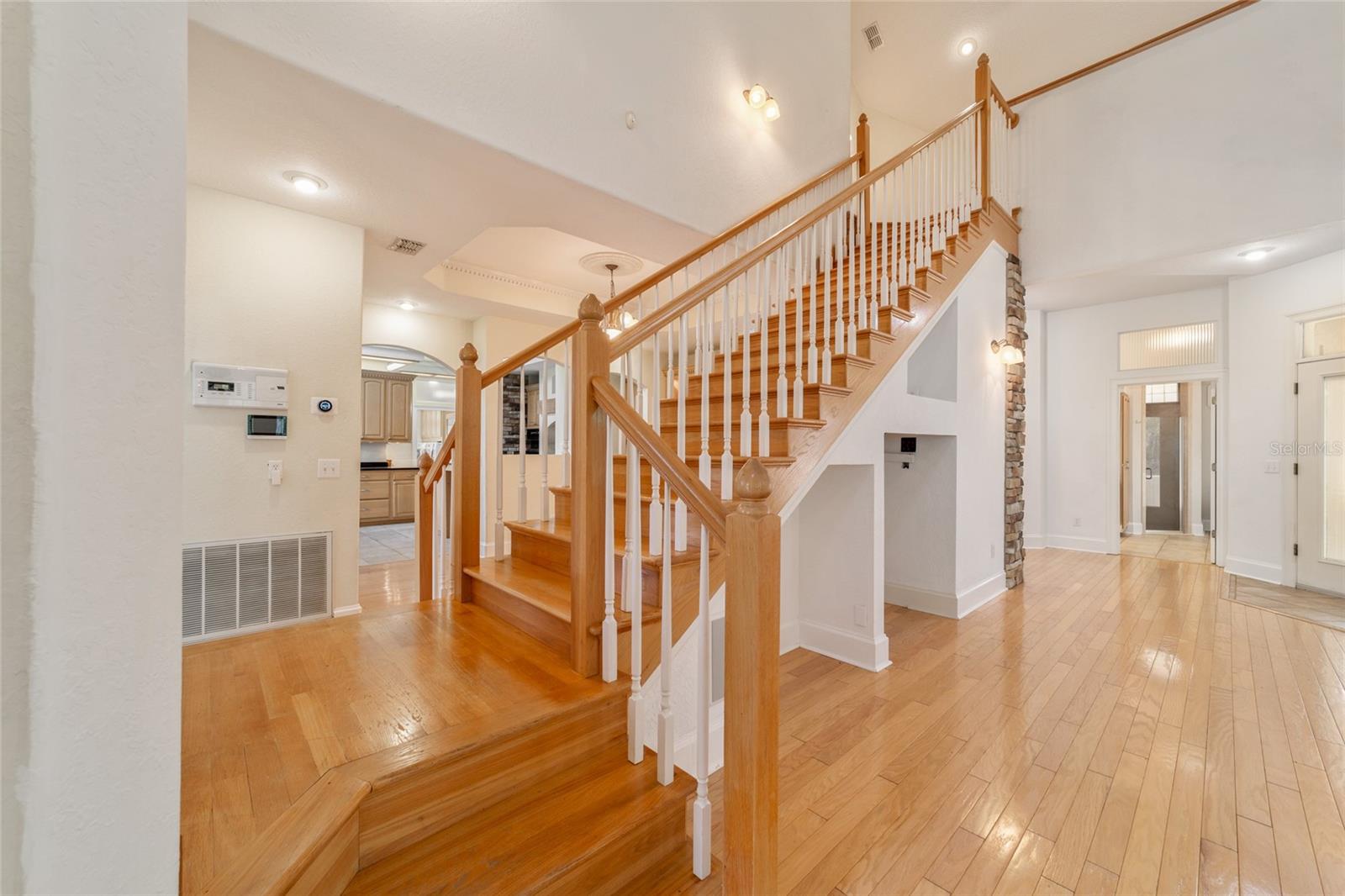 MERI OAKS WEST - Residential