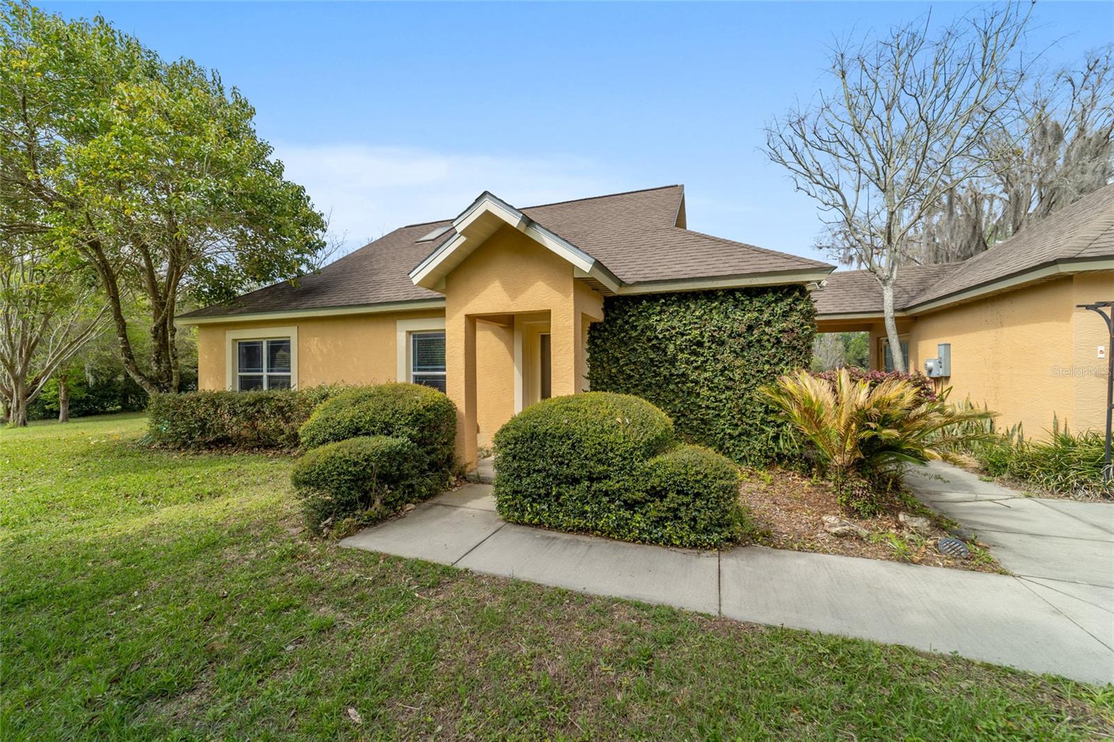 MERI OAKS WEST - Residential