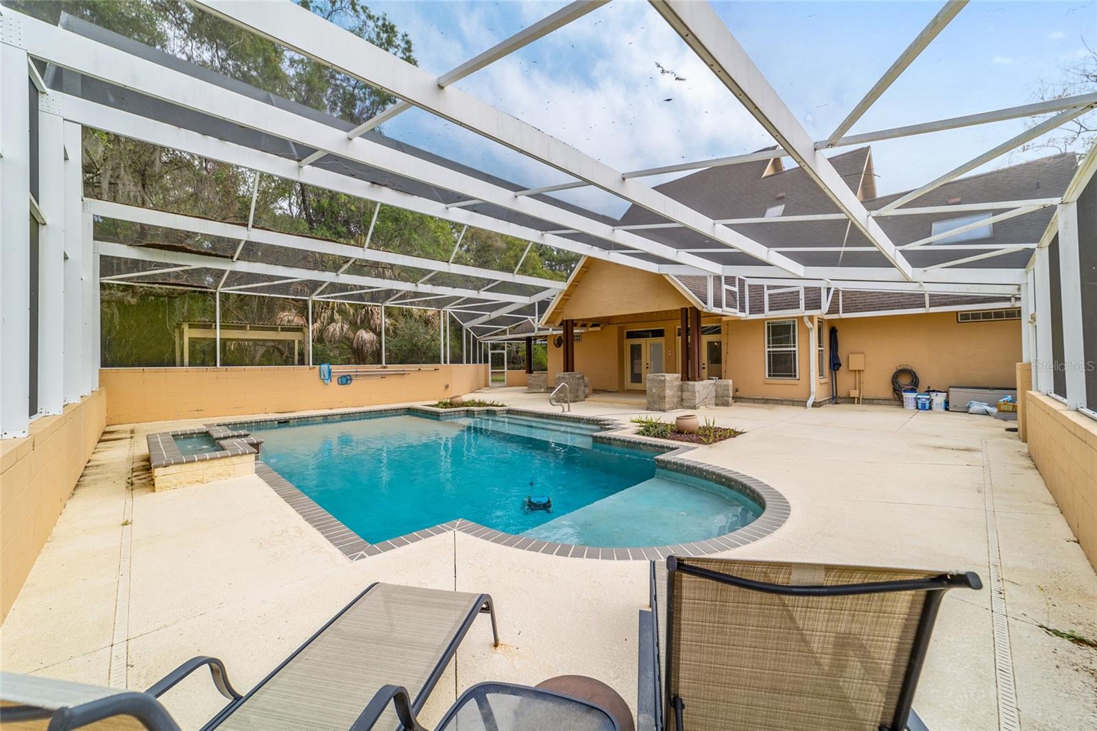 MERI OAKS WEST - Residential